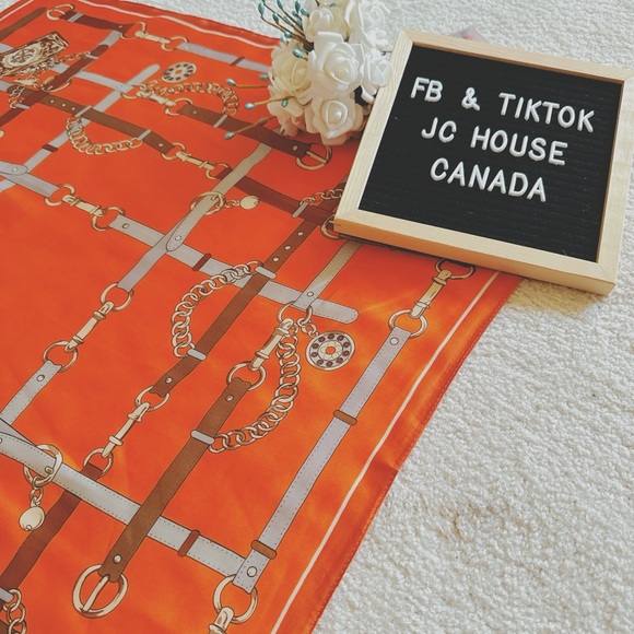 Bundle of 3 square scarves. - Picture 6 of 6